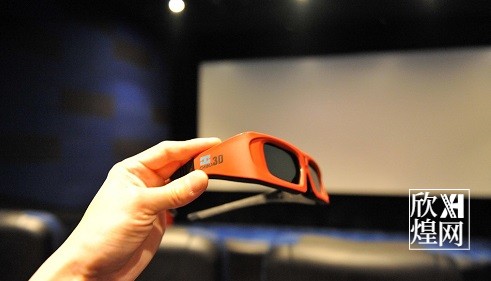 看3D电影岂能让观众掏钱买眼镜
